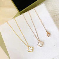 [Promax Jewelry]CLOVER MINI 9.5MM WHITE MOTHER-OF-PEARL NECKLACE
